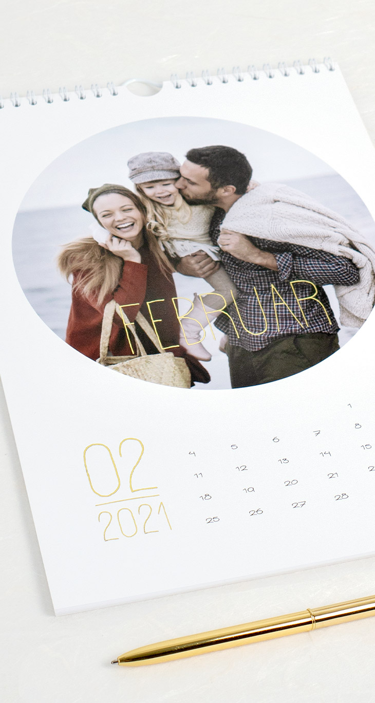 sendmoments Fotokalender als Wandkalender oder Tischkalender günstig online bestellen. Mit 